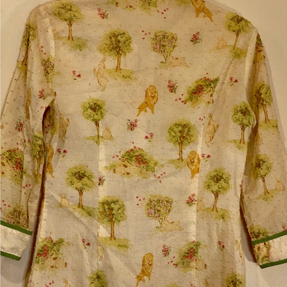 Adorable, printed blouse from Anthropologie size 6 - Picture 5 of 7